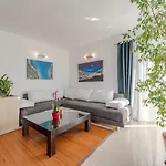 Romantic Oasis Apartamento Zadar