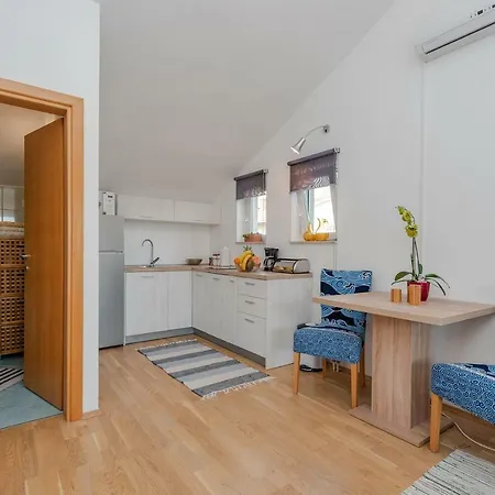 Romantic Oasis Apartman Zára