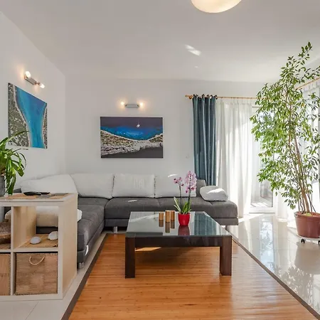 Romantic Oasis Apartment